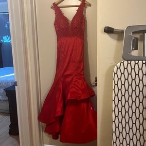 Supper nice on, comfortable and light